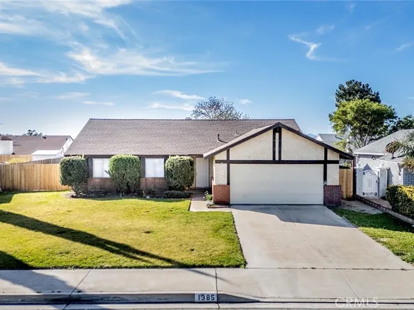 1385 W Wedgewood St, Rialto, CA 92376