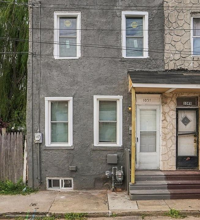 1st image of 1051 Diamond St