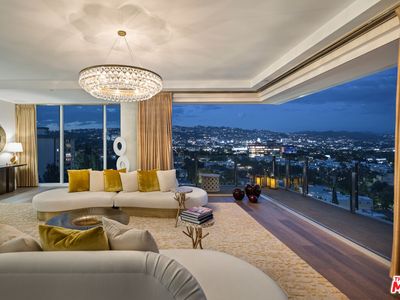 9000 W 3rd St #1101, Los Angeles, CA, 90048