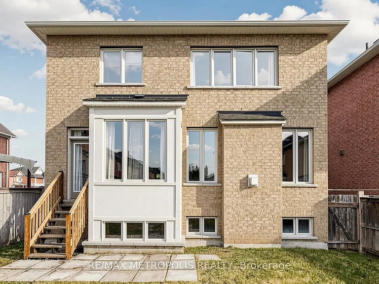 138 Yakefarm Blvd — Photo 20