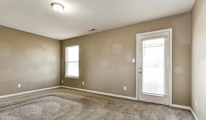 9238 Whitecliff Way photo 1