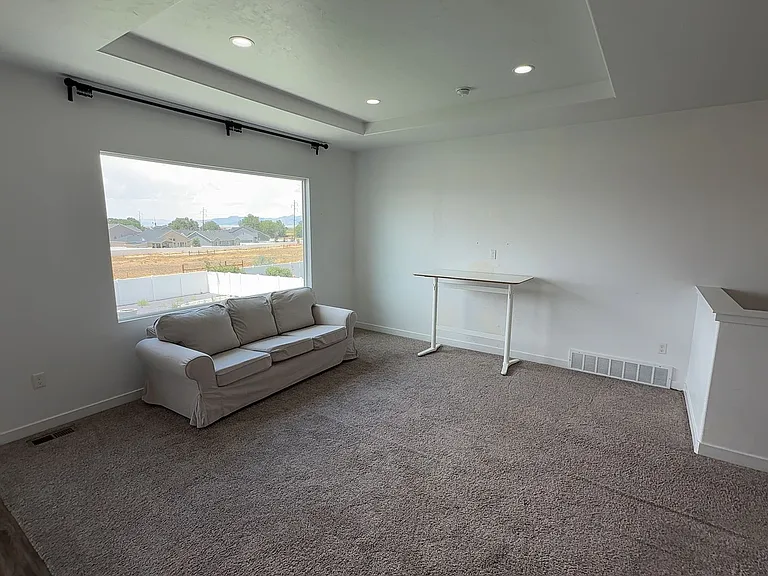 8285 N Lakeshore Drive — Photo 5