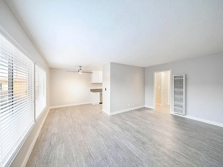 Pacific Villas — Photo 21