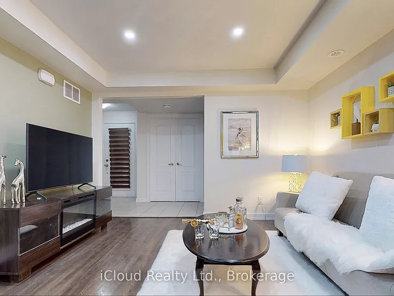 55 Lindcrest Mnr #1001 — Photo 4