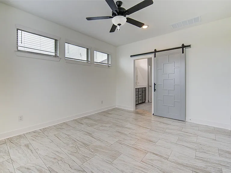 18815 River Overlook Ct — Photo 10