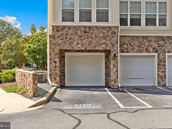 4th image of 311 High Gables Dr APT 402