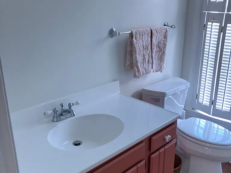 684 Wetherby Ln — Photo 11