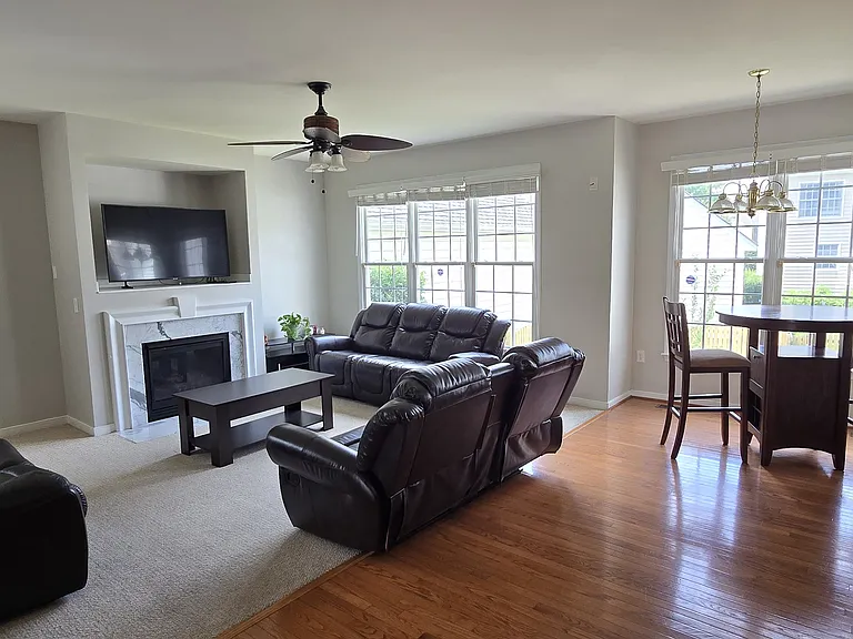 4804 Coachmans Landing Ct — Photo 27