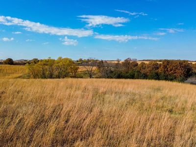 1 Hogback Bridge Rd, Earlham, IA, 50072
