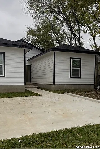3 bed, 2.0 bath, 1000 sqft, $1,500 — Photo 1