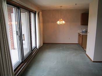 4th image of 725 Larpenteur Ave E #725A