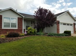 304 Grand Oaks Ct, Wentzville, MO