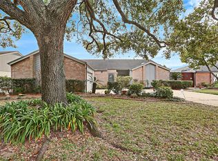 12303 Piping Rock Dr, Houston, TX 77077