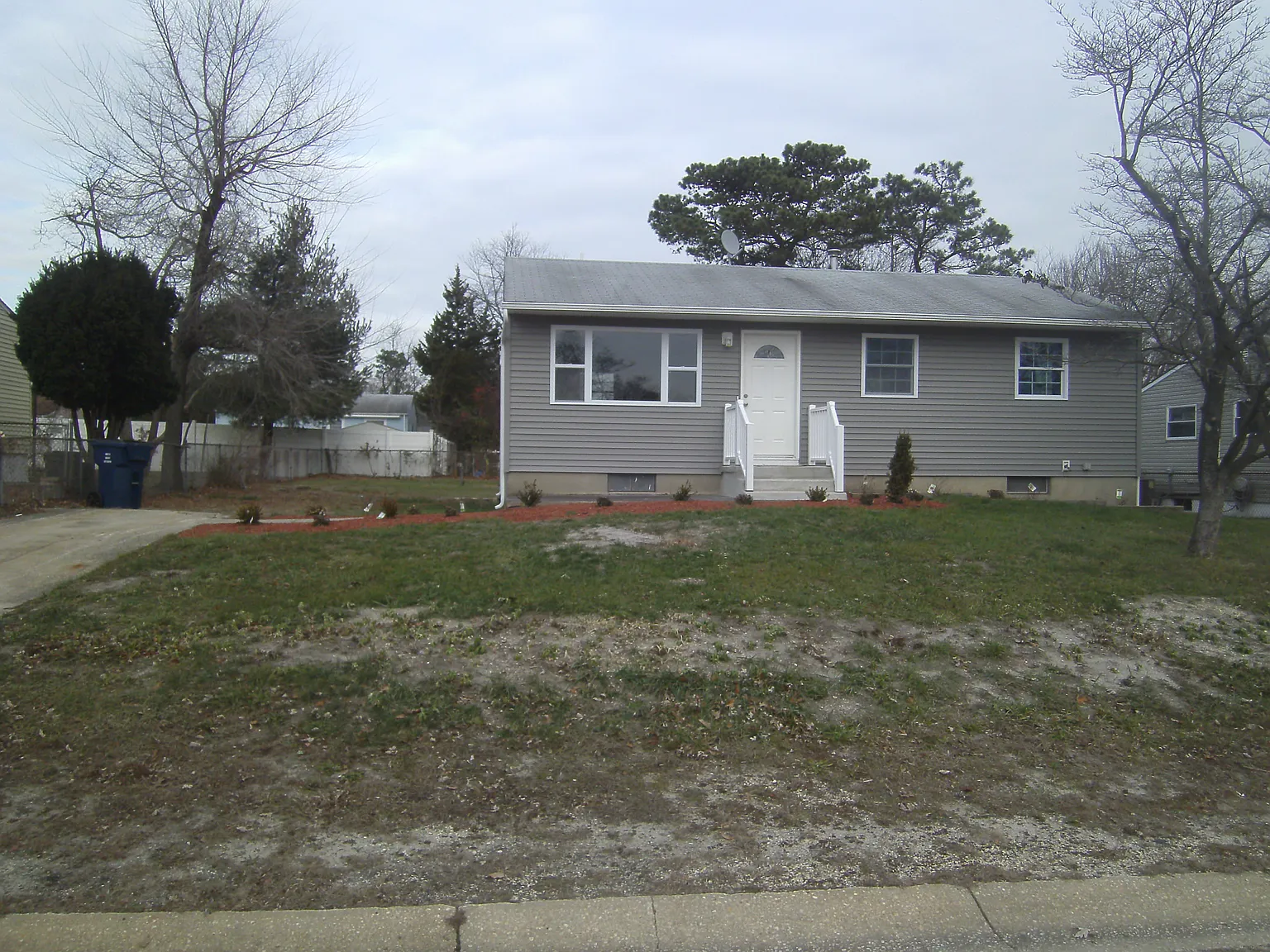 24 Bucknell Dr photo 1