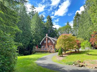 7453 NE Day Rd W, Bainbridge Island, WA 98110