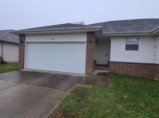 4456 W La Siesta St, Springfield, MO 65802