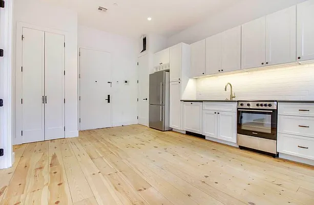 Rented by EXR | media 115