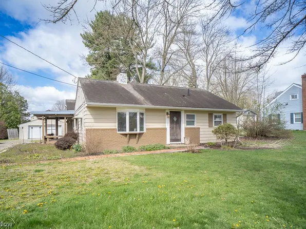 848 Schocalog Rd, Akron, OH 44320