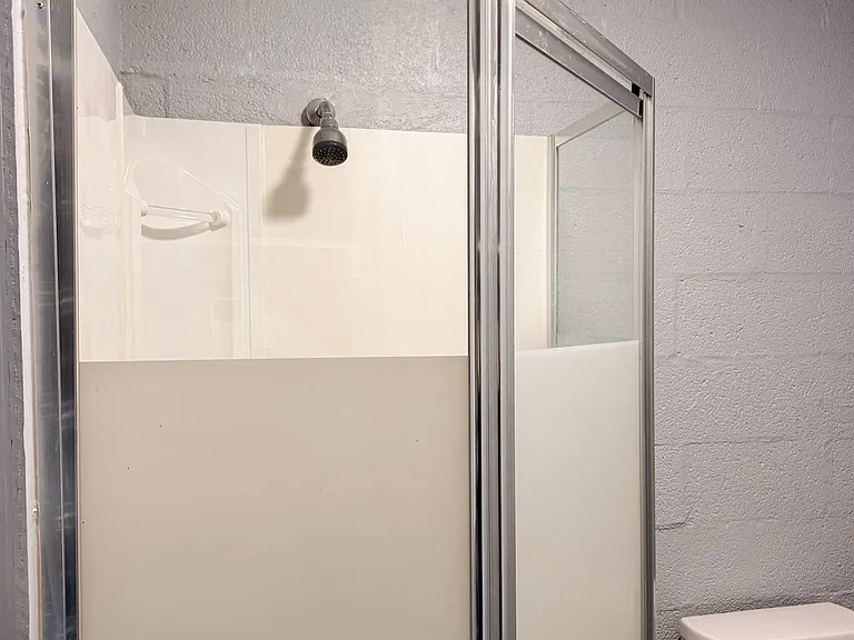 Alvin Apartments — Photo 40