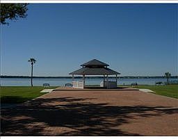 3rd image of 205 Shore Dr E