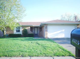 41425 Greenwood Dr, Canton, MI 48187