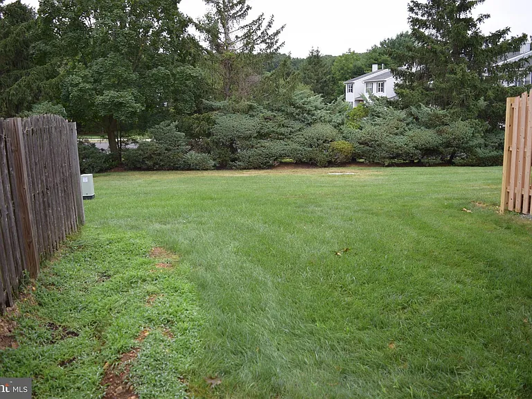 99 Brookview Cir — Photo 23