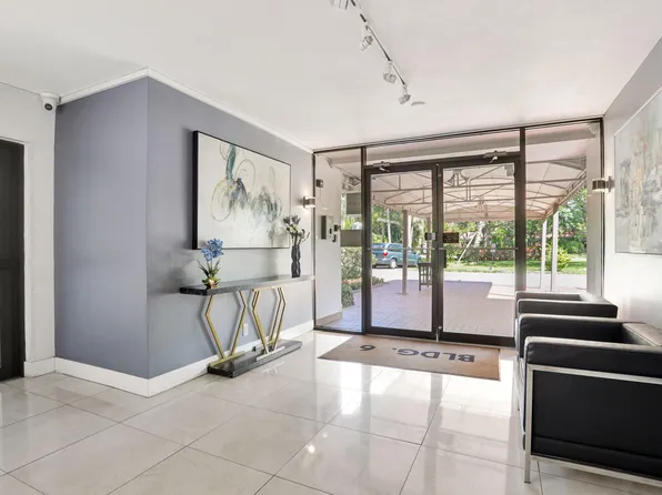 2751 N Palm Aire Drive #304, Pompano Beach, FL 33069