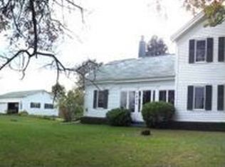 7530 Chambers Rd, Pinckney, MI 48169