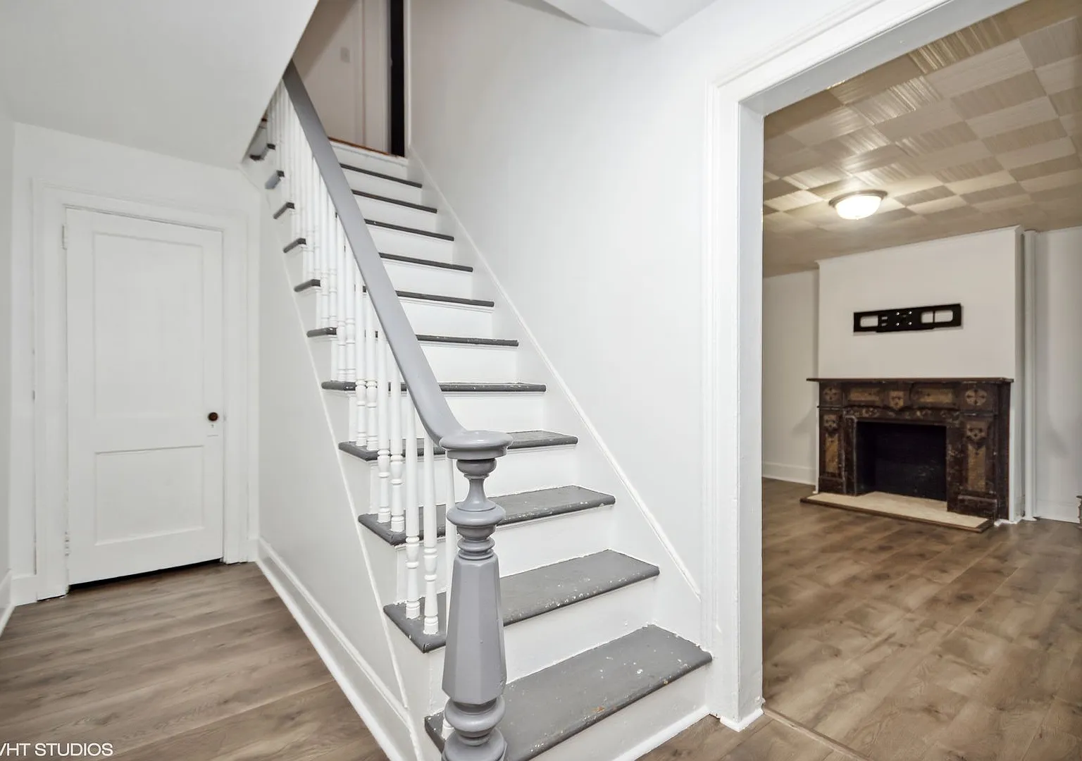 Stylishly Renovated 3 Bedroom 2 bathroom House — Photo 3