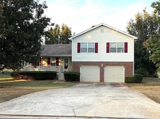 228 Solomon Dr, Ellenwood, GA 30294