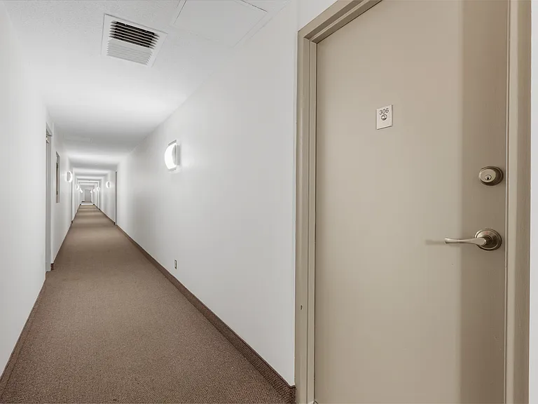 810 Canterbury Ave — Photo 38