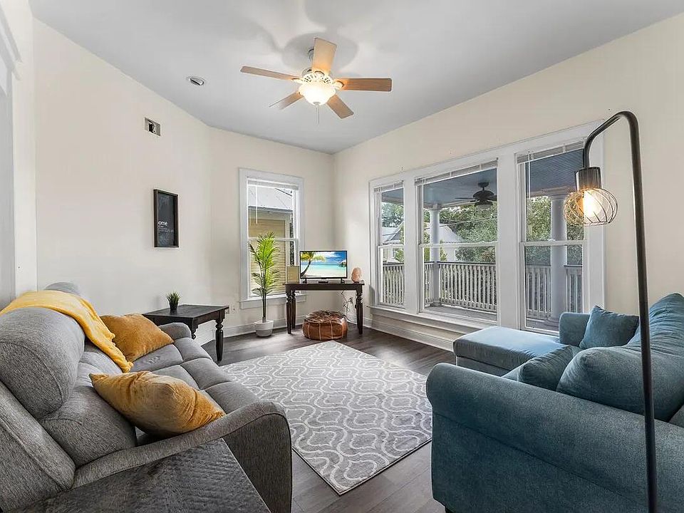 1st image of 1525 N Pearl St #1525