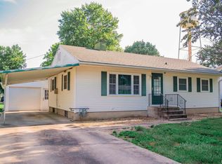 211 E Prairie St, Camp Point, IL 62320