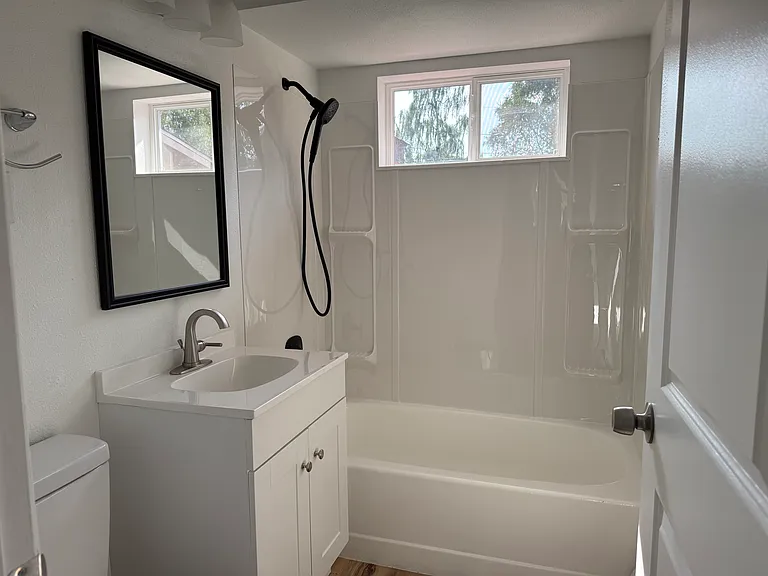 2456 Galewood St — Photo 4