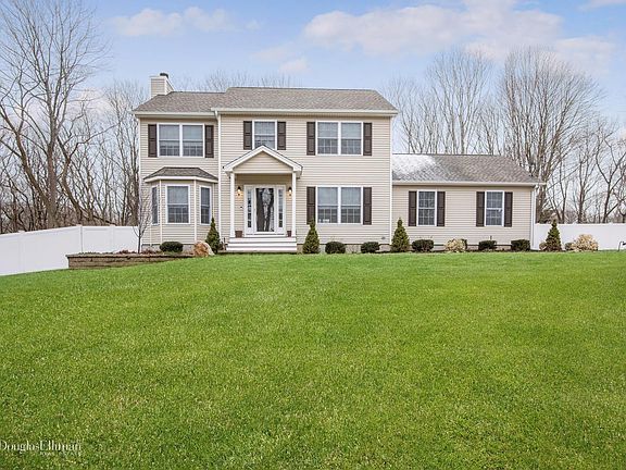 2nd image of 4 Exeter Dr