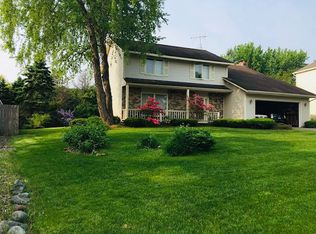 9425 Hillingdon Rd, Woodbury, MN 55125