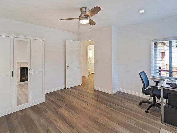 5th image of 329 N Bayview Ave
