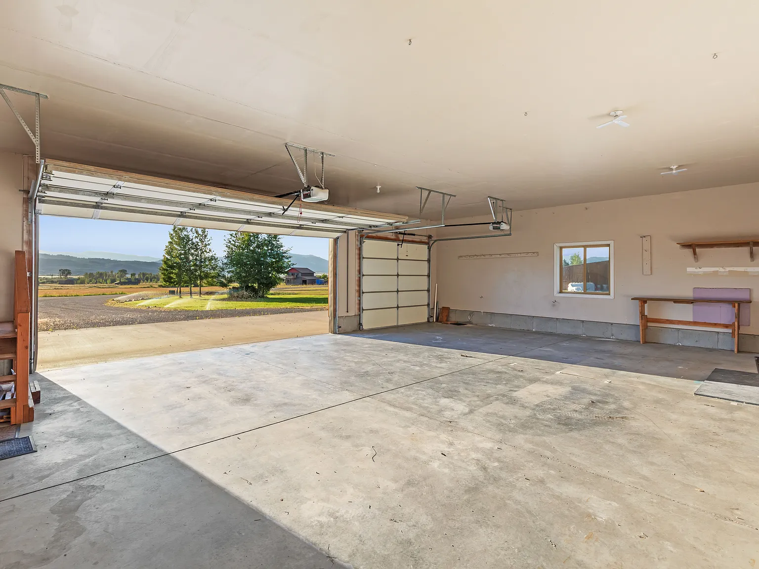 6 bed, 3060 sqft, $4,000 — Photo 4