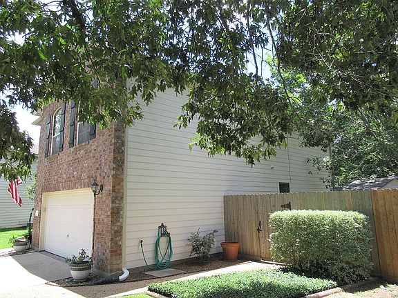 5th image of 987 Oak Lynn Dr
