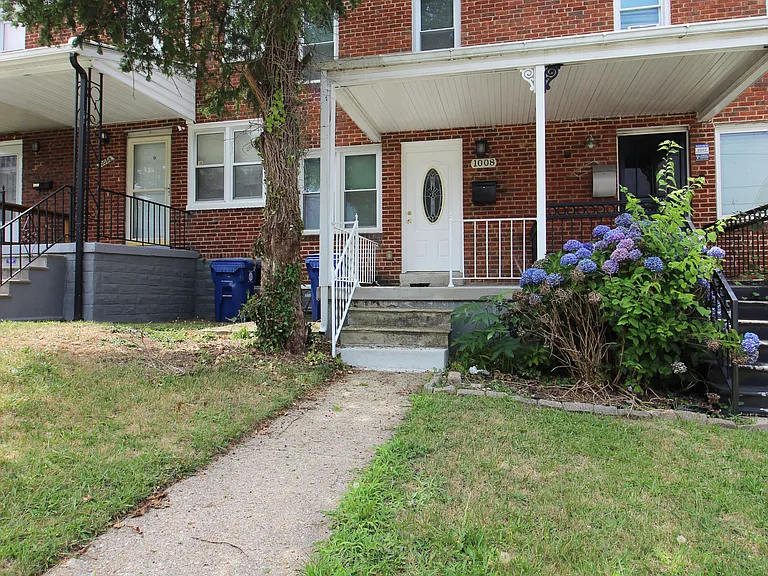 1008 Parksley Ave — Photo 1