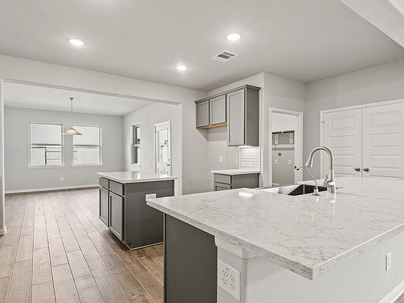 Spacious kitchen island