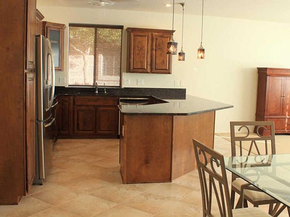 5th image of 2663 S Springwood Blvd Unit 302