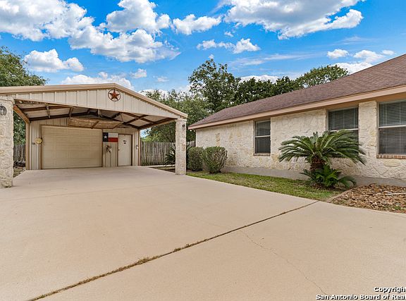 4th image of 136 Rosewood Dr
