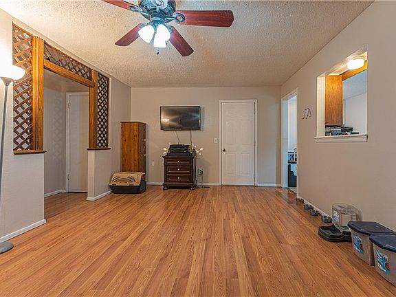 4th image of 900 Delmar Cir #900