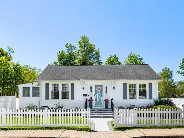 38 Spring St, Mansfield, MA 02048