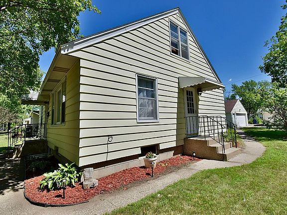 5th image of 916 26th Ave N