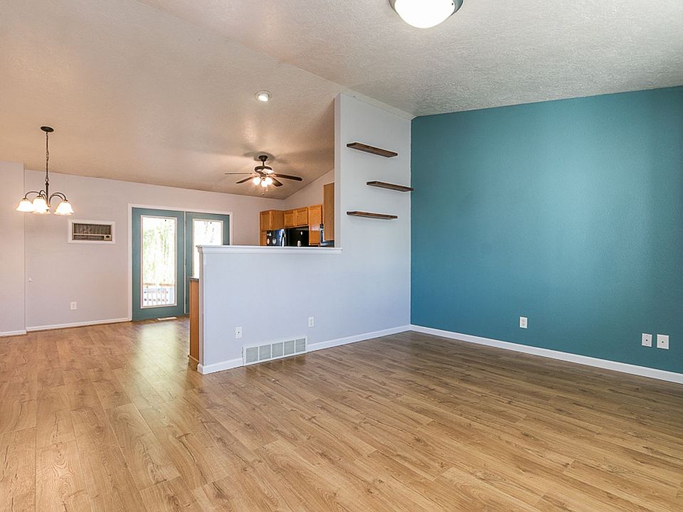 1st image of 3614 Centennial Cir