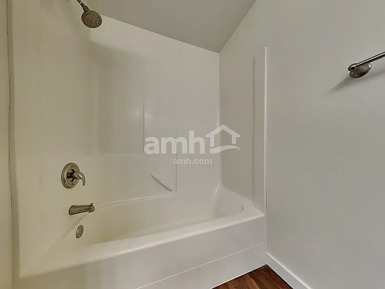 16615 Greenleaf Ave SE — Photo 15