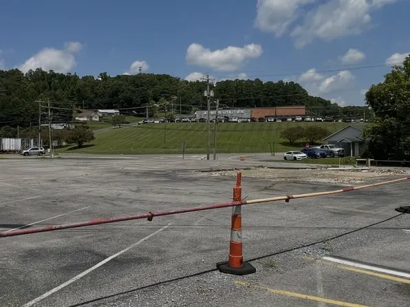 709 S White St, Athens, TN 37303