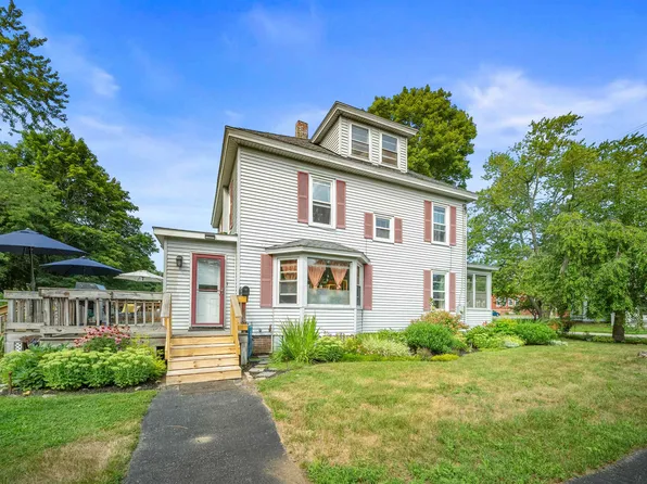 13 Railroad Avenue, Rochester, NH 03839